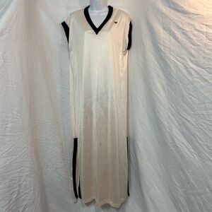 VNTG Diane Von Furstenberg Pastel Pink and Black Nightgown